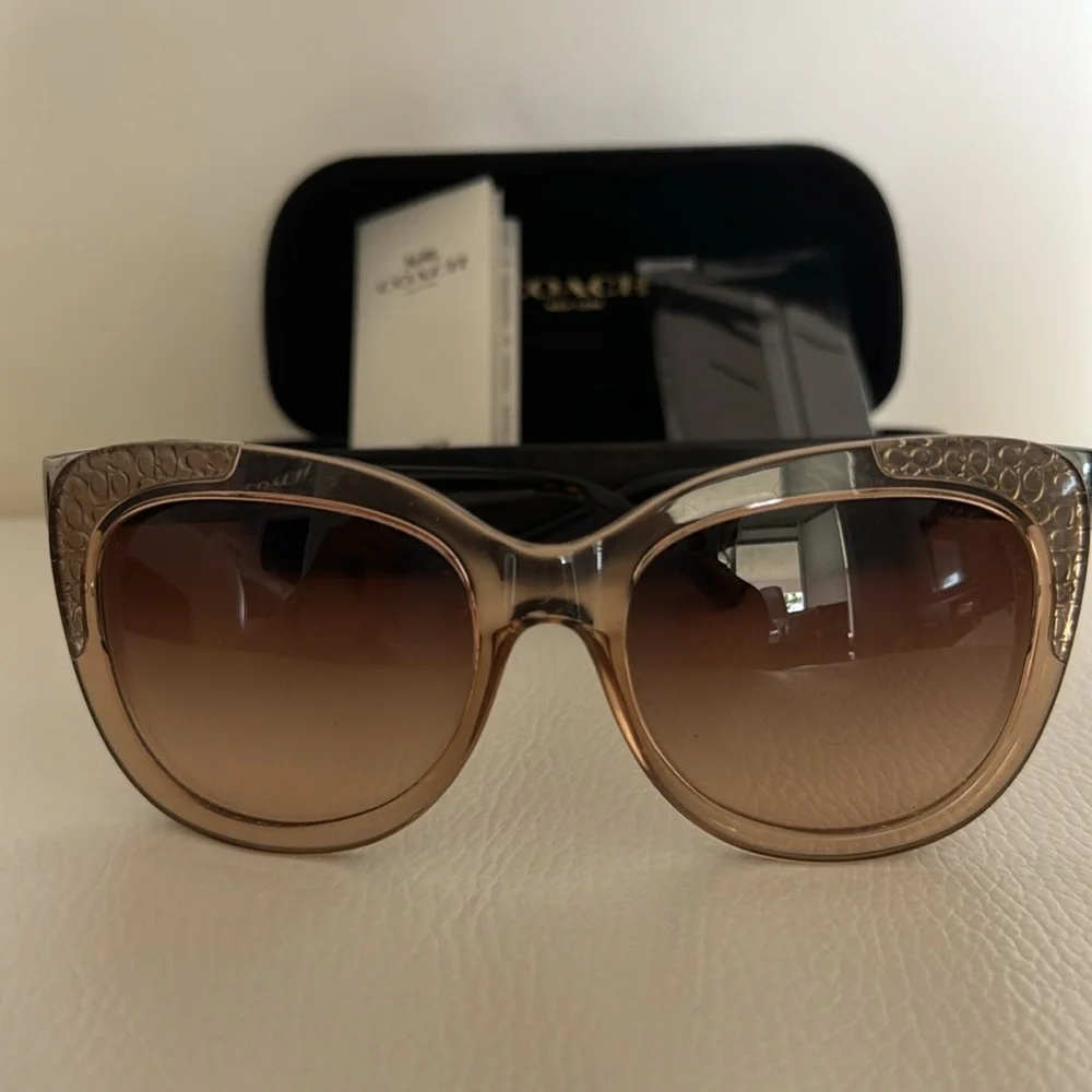 Coach oversized tortoise shell sunglasses - Picture 2 of 5